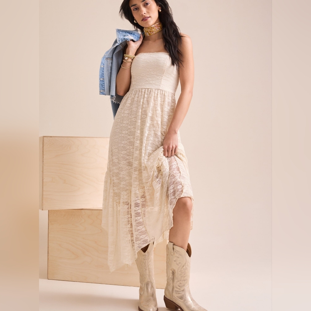 NWOT Altar'd State Chloe Lace Strapless Midi Dress in Cream.